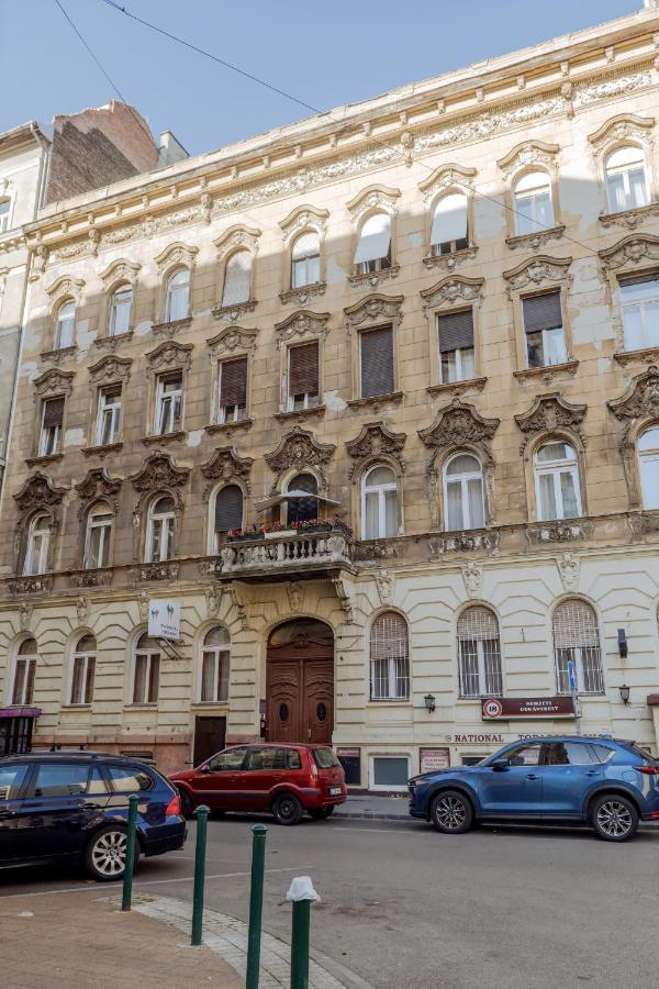Ombre Apartment With Parking Option Budapest Luaran gambar